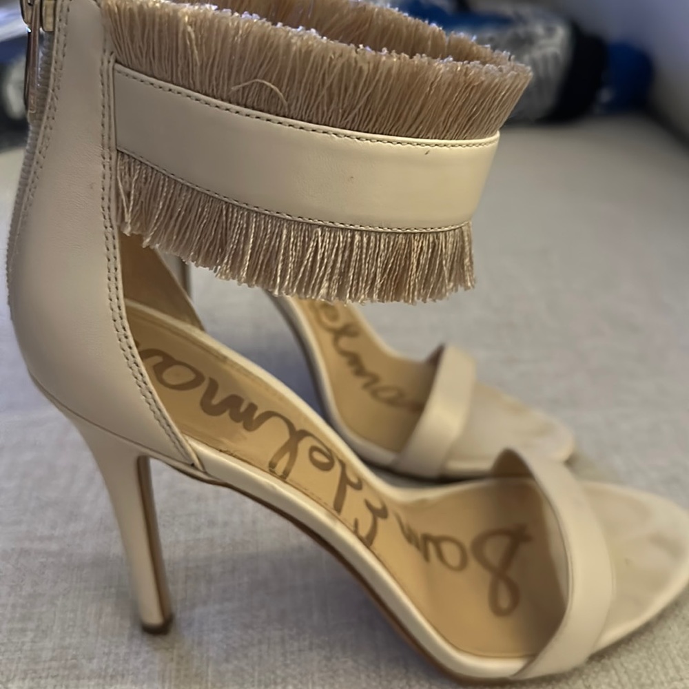 Sam Edelman cream leather sandals with Fri gel ankle strap